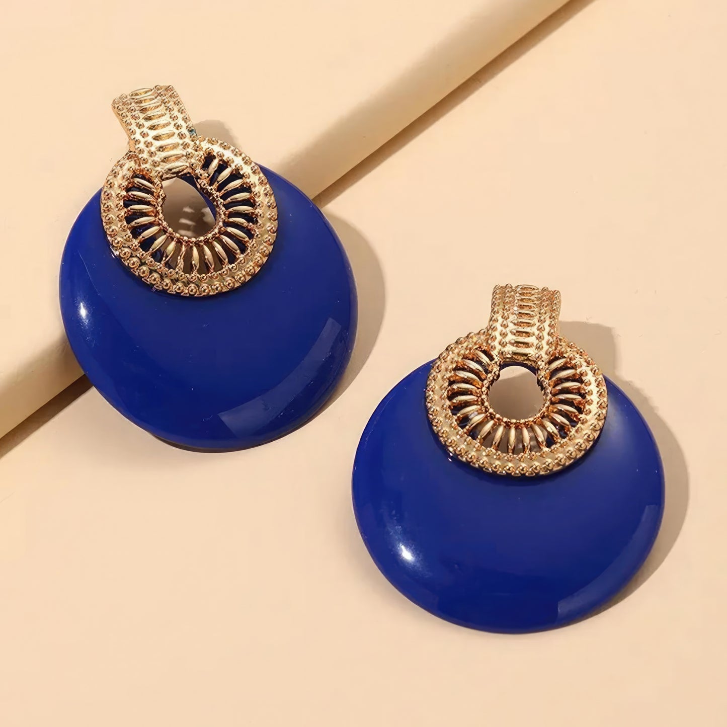 Boucle d'oreille ronde en métal
