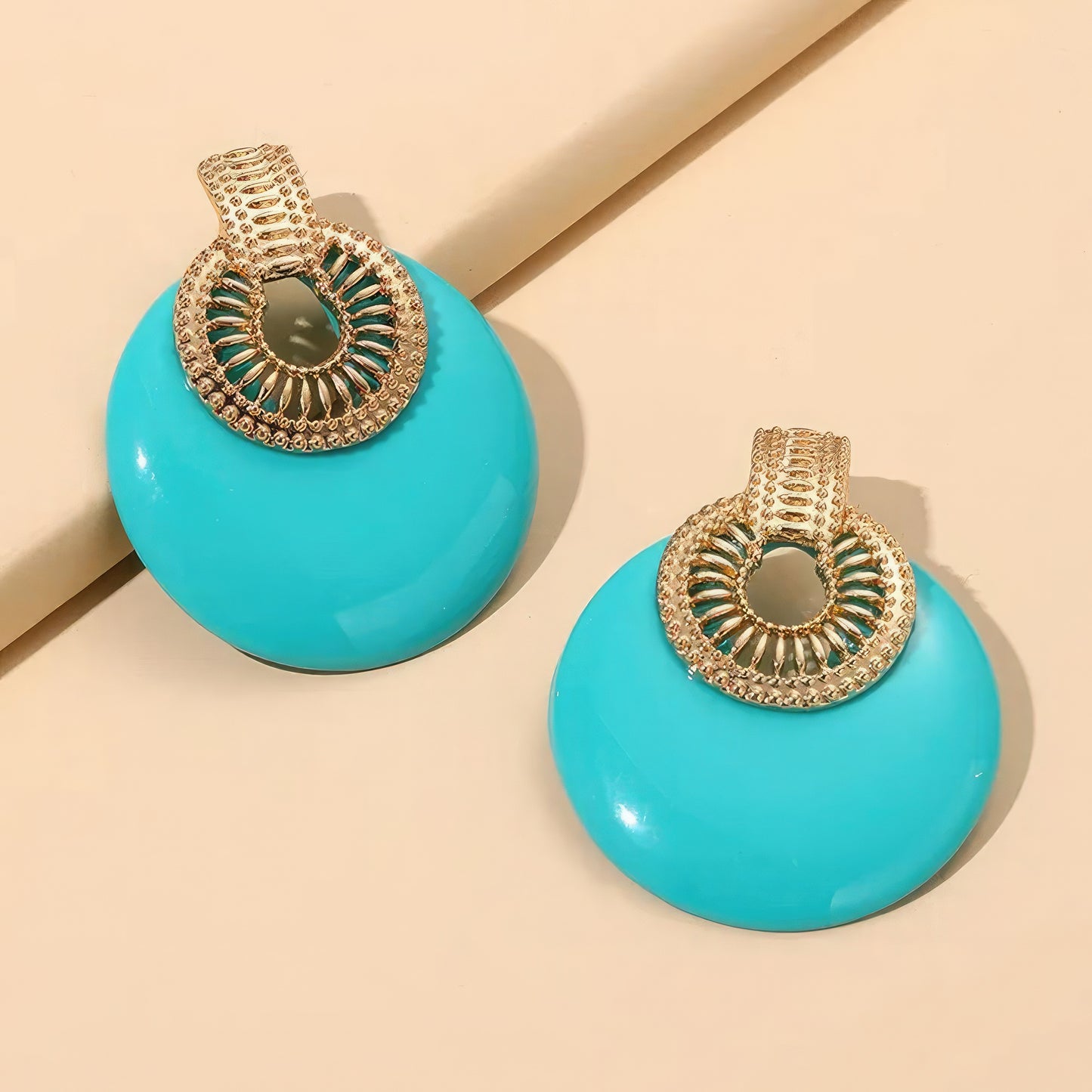 Boucle d'oreille ronde en métal