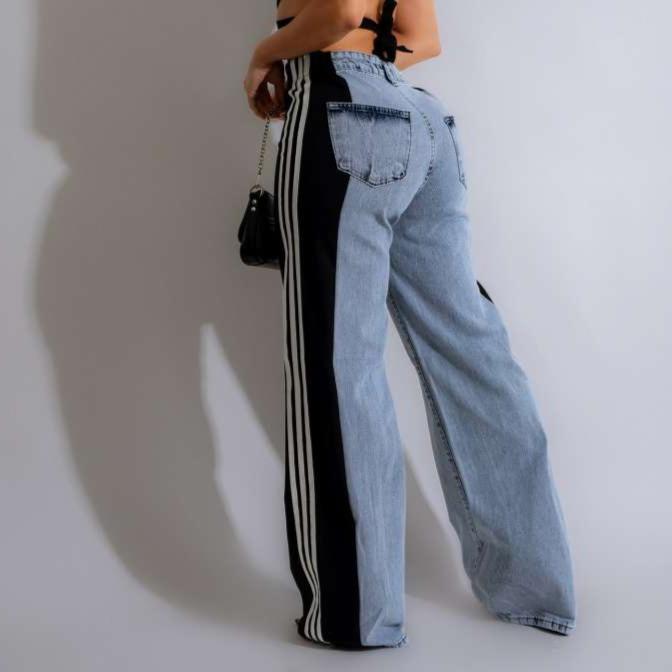 Jean large à rayures et blocs de couleurs en denim