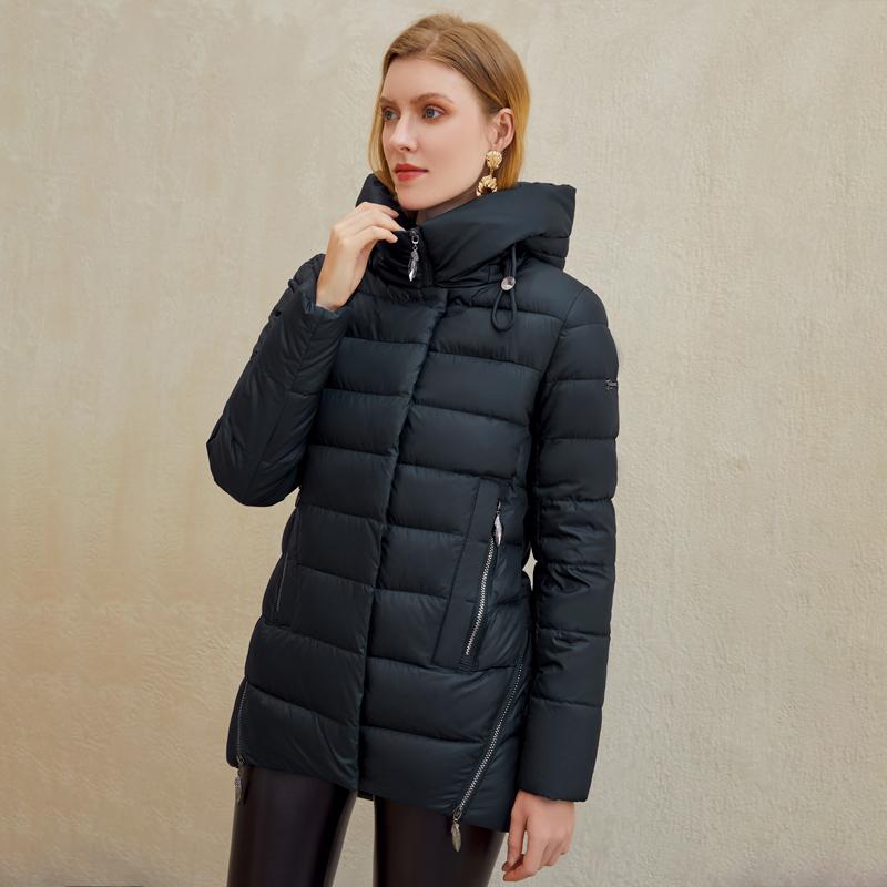 Women warm hooded winter coat women jacket casual parkas jacket.