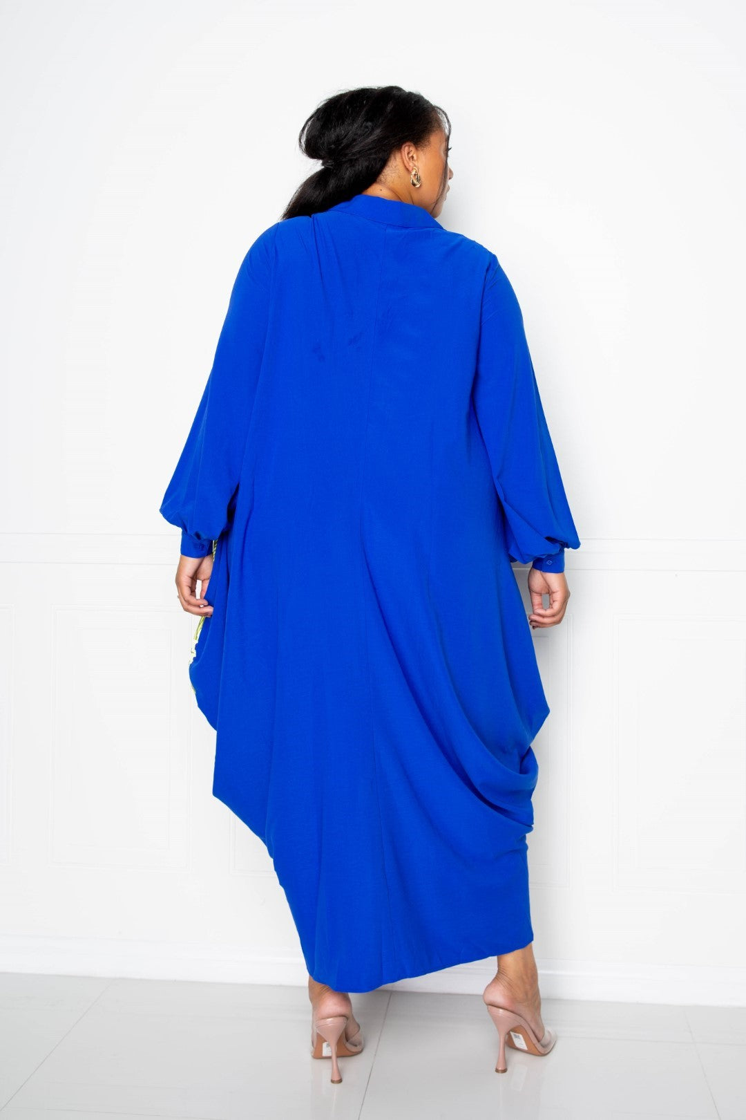 Vestido camisero largo con estampado drapeado