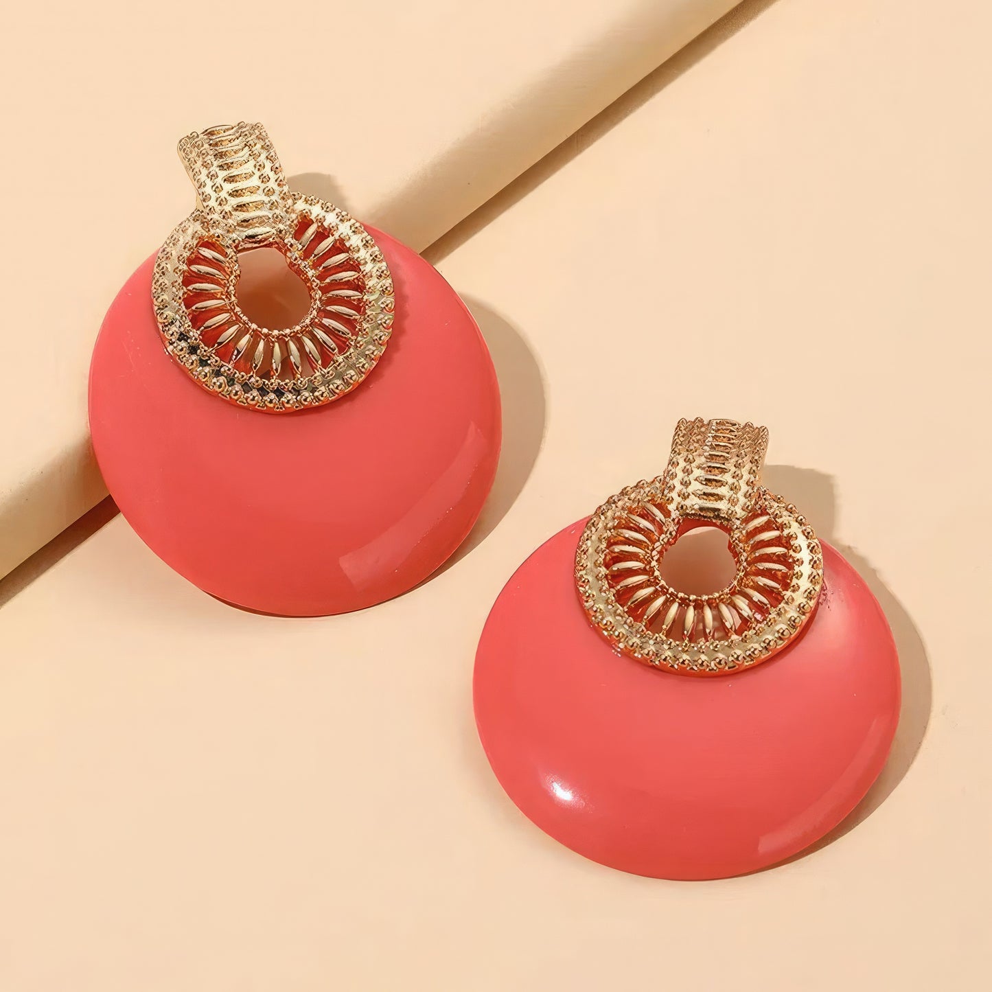 Boucle d'oreille ronde en métal