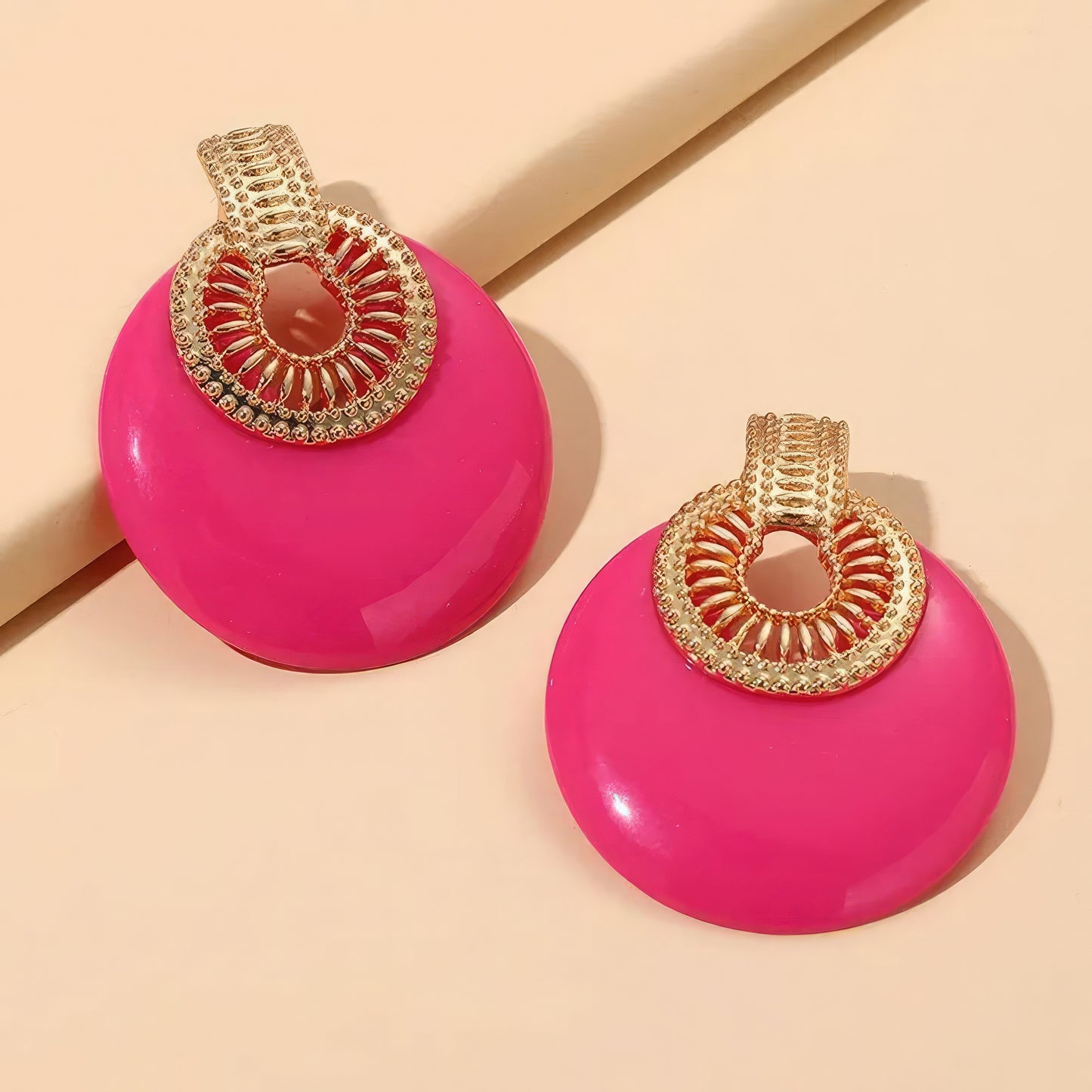 Boucle d'oreille ronde en métal