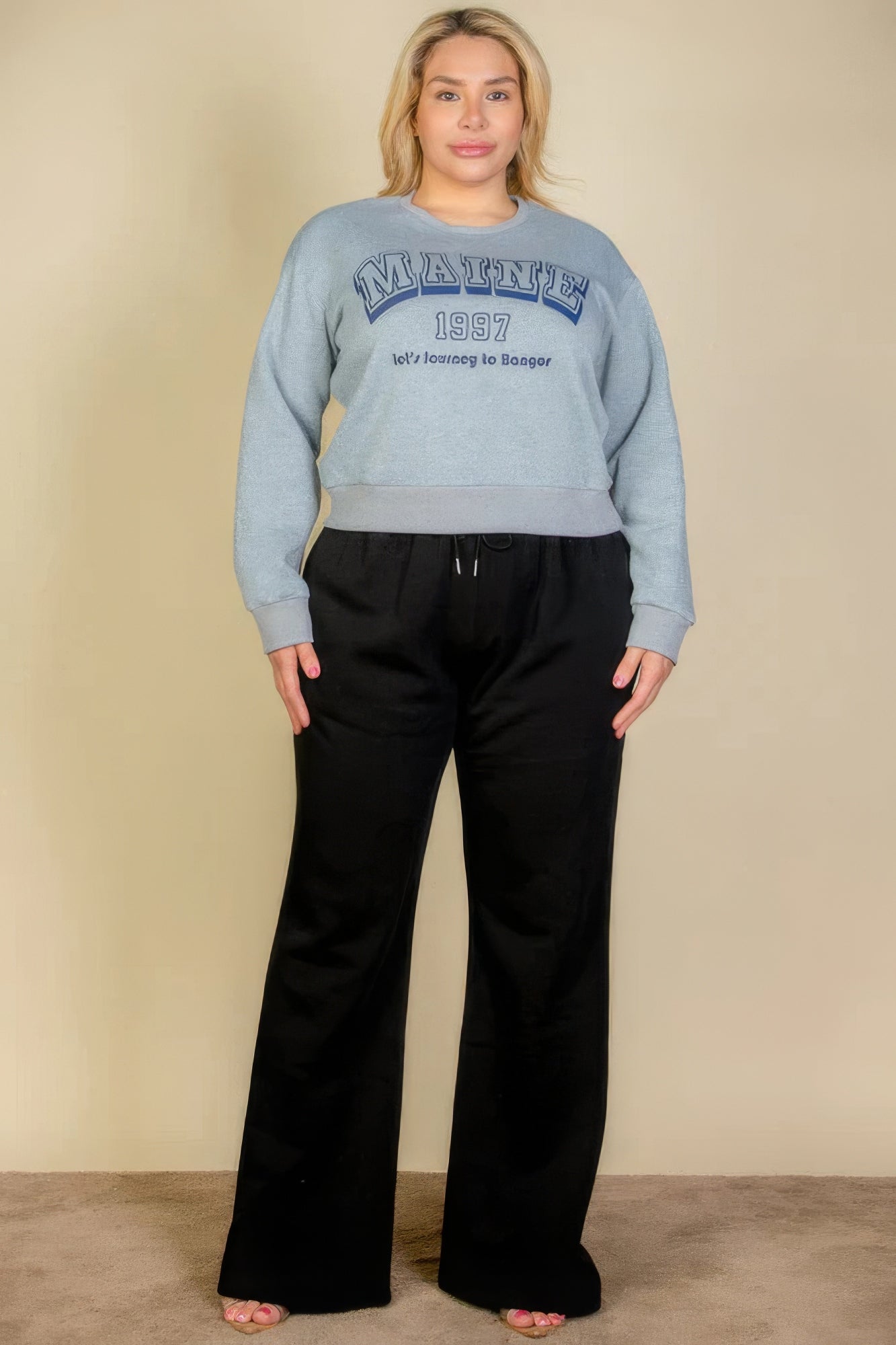 Pantalones deportivos con bolsillos inclinados y cintura con cordón ajustable de talla grande