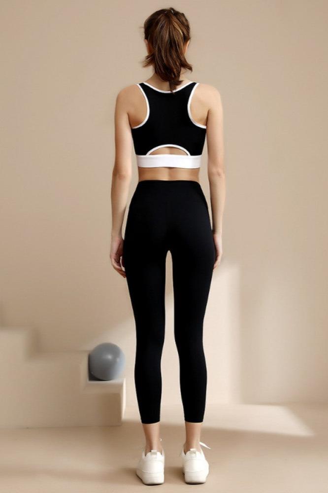 Conjunto de yoga ajustado de talle alto y huecos