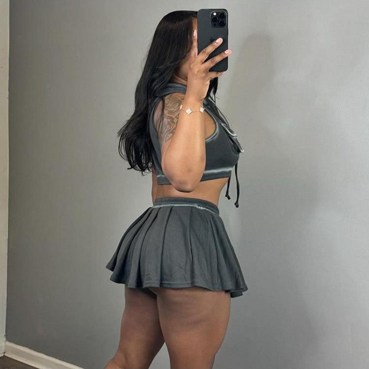 Bare Waist Pleated Skirt Set