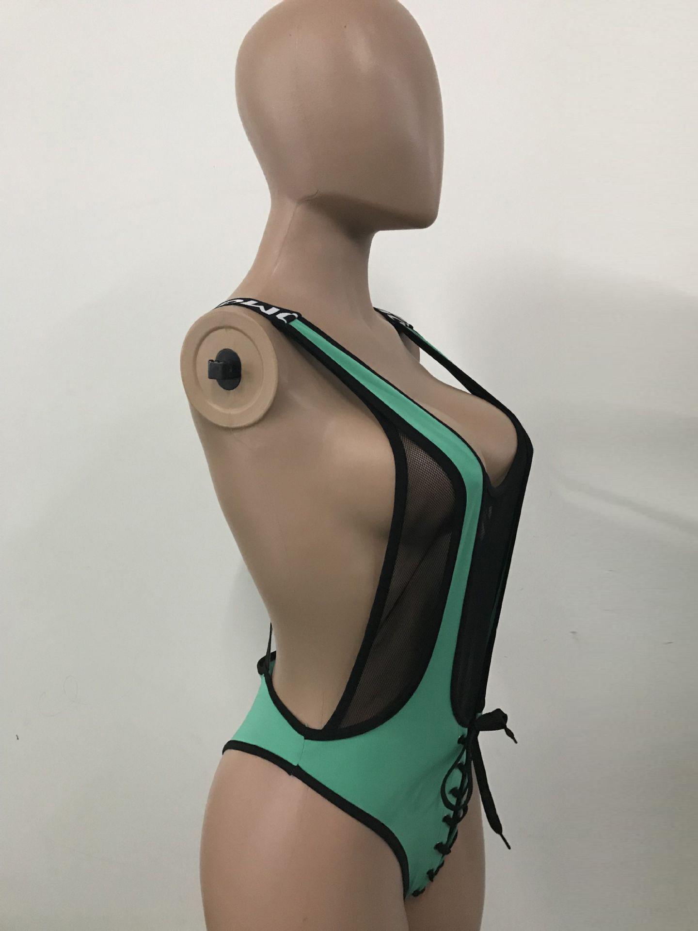 Maillot de bain une pièce OMG coupe basse